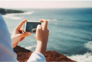 How to Avoid Huge Bills when Using a Mobile Overseas