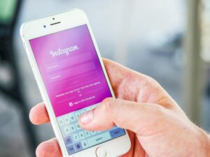 Instagram 